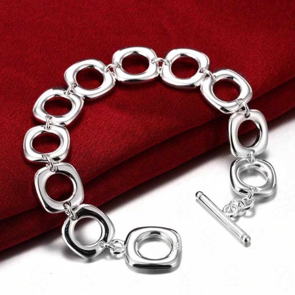 Elegant Silver Plated Link Toggle Bracelet